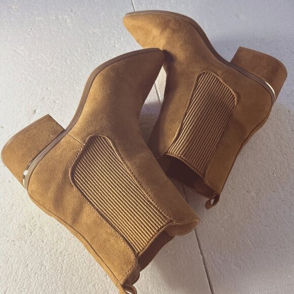 Express SZ 6 Chelsea Tan faux suede look ankle boot modern western retro essenti - Picture 8 of 13